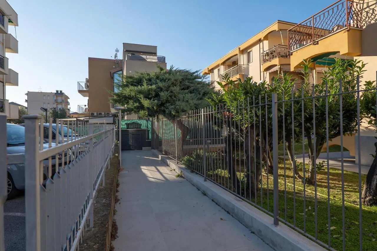 Babyaccommodation Family Green Pietra Ligure Lägenhet